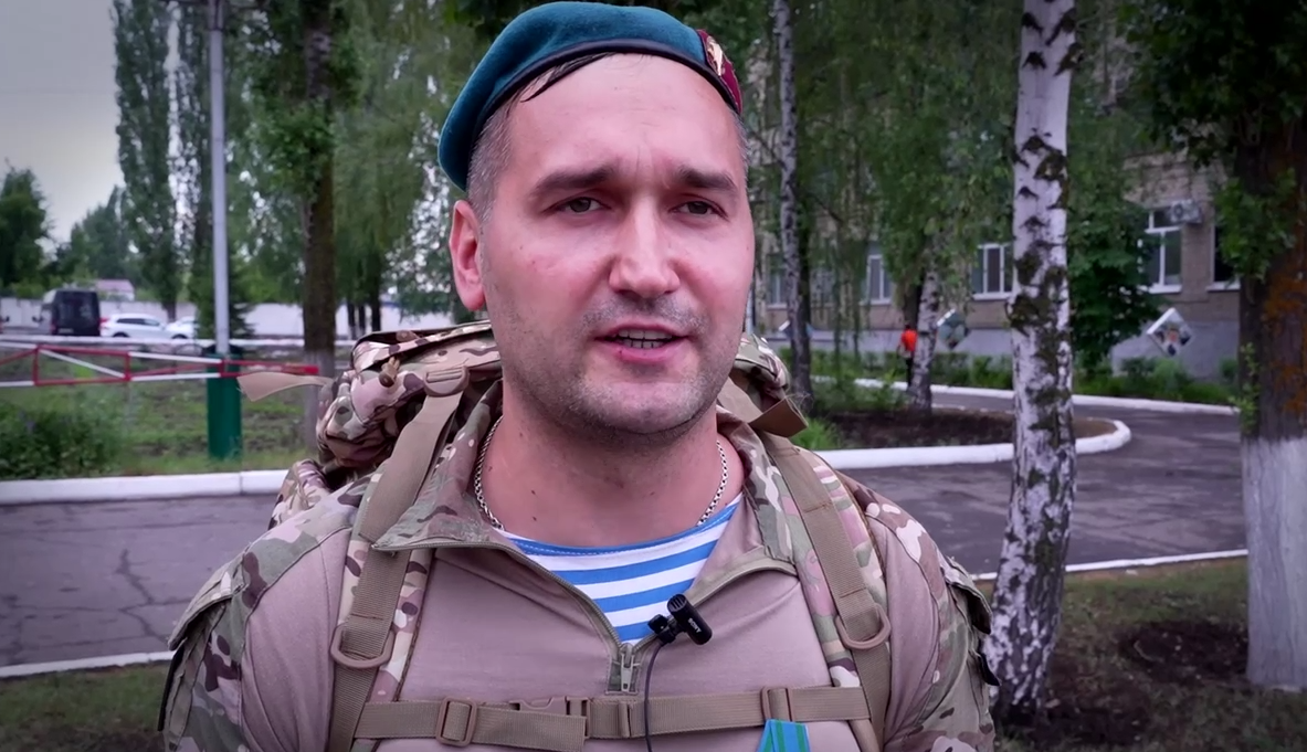 Все должны идти служить на благо Родины.