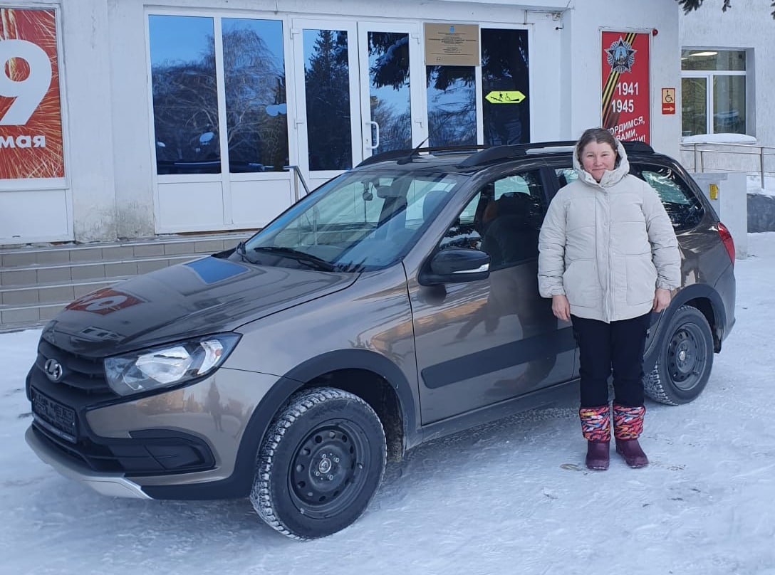 Две многодетные мамы из Ртищевского района получили автомобили.