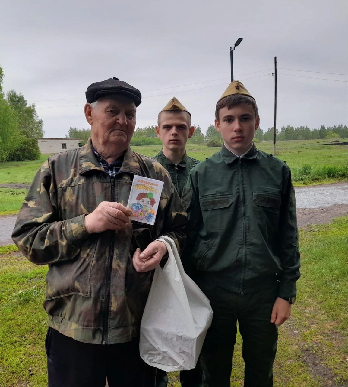 В селе Лопатино прошла акция &quot;С Днем Победы, земляки&quot;.