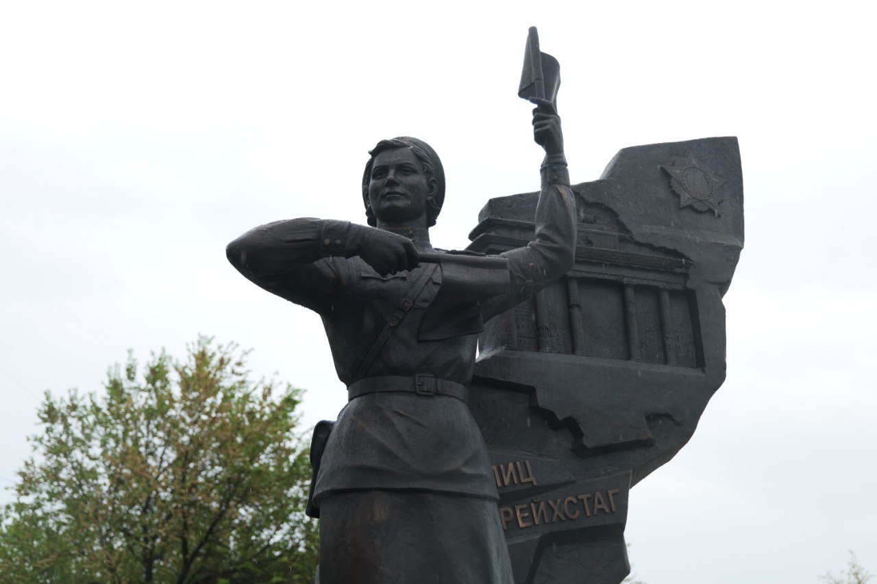 В Саратове открыли памятник «Бранденбургской мадонне».