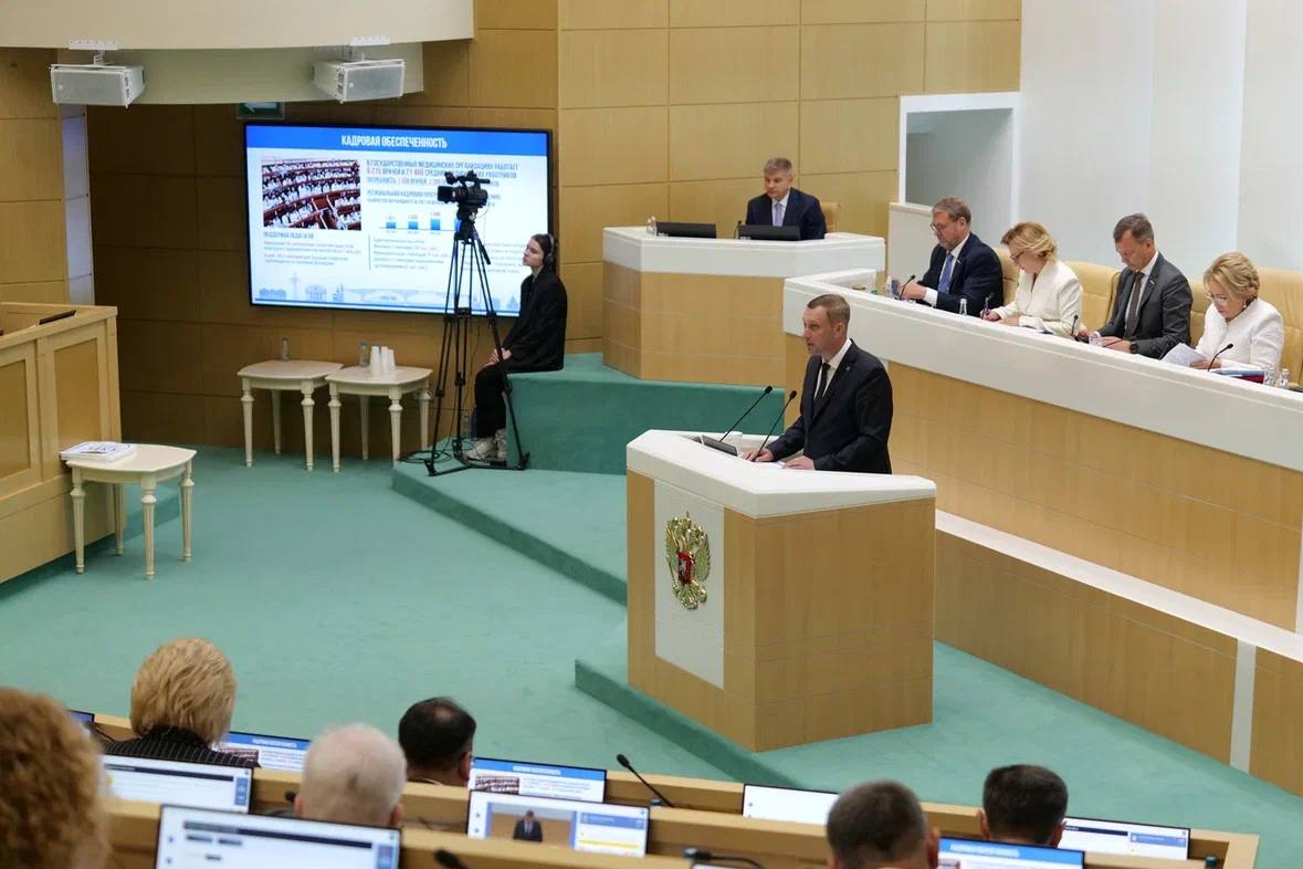 Губернатор в Совете Федерации отметил роль и поддержку Володина в развитии региона.