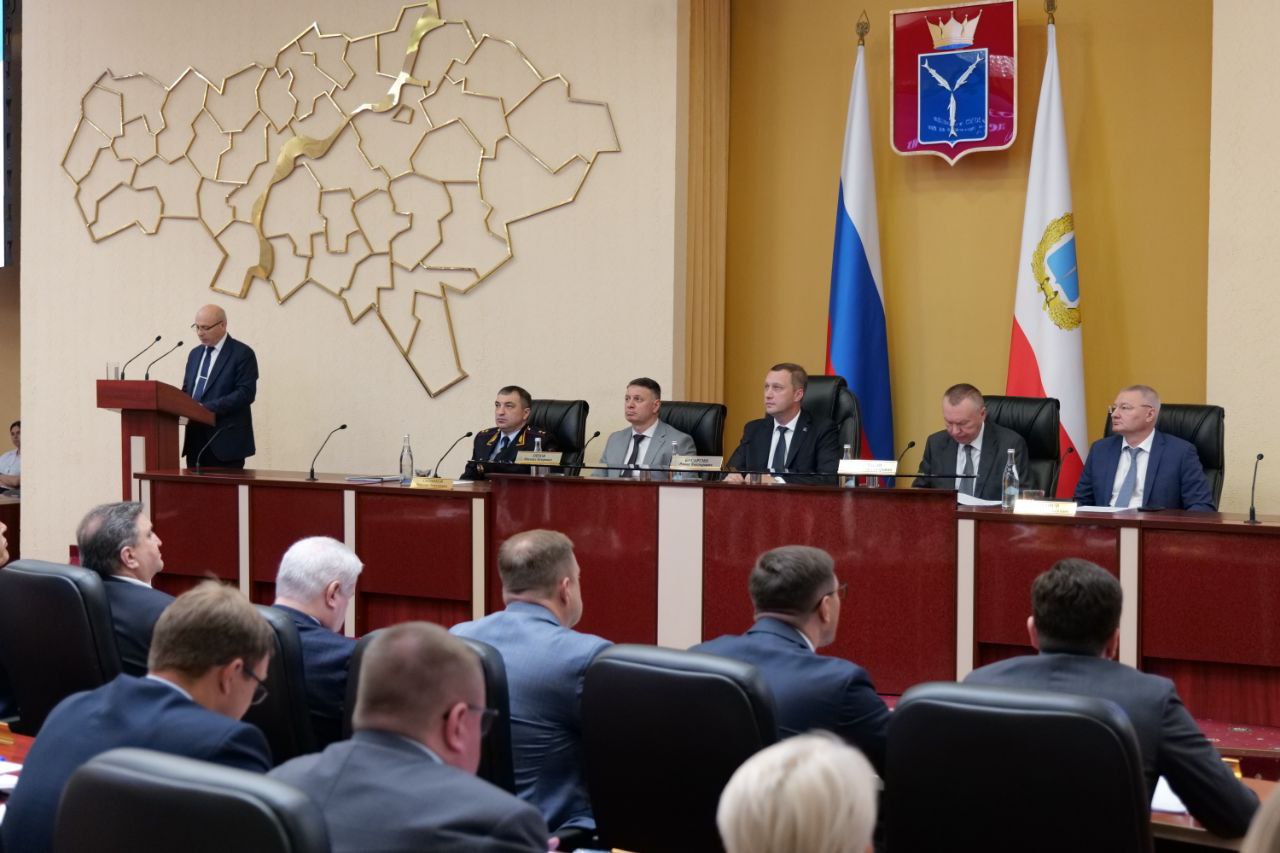 Завершается формирование списков участников СВО, которые прошли в финал регионального проекта «Наши герои». Буквально на днях состоится заседание общественного совета, на котором подведем определенный итог.