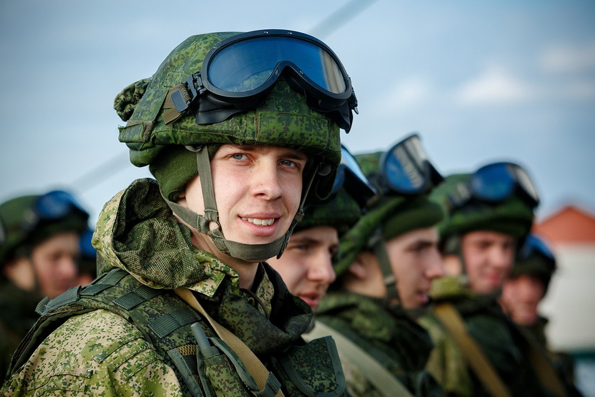 В Саратовской области продолжается набор на военную службу по контракту.