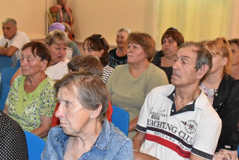 23 июля состоялась встреча главы Ртищевского района А. Жуковского с жителями Краснозвездинского муниципального образования.