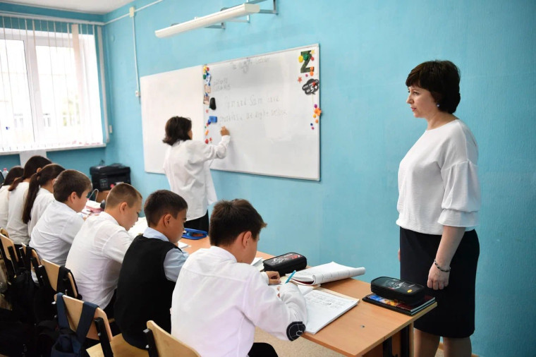 Подписано постановление о выплатах в миллион рублей для сельских педагогов. Подписано постановление о выплатах в миллион рублей для сельских педагогов.