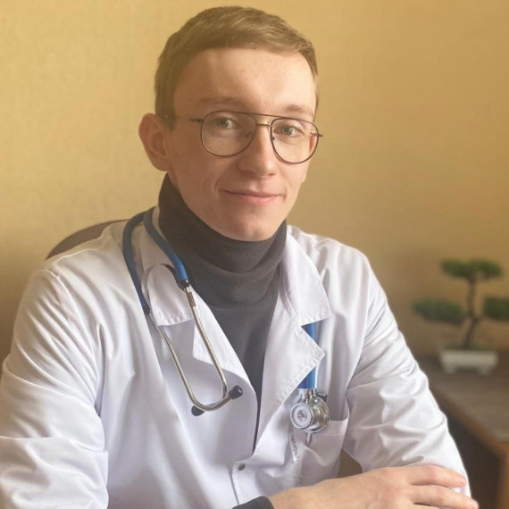 В Ртищевской районной больнице приступил к работе молодой врач-терапевт - Андрей Алексеевич Белянков. В Ртищевской районной больнице приступил к работе молодой врач-терапевт - Андрей Алексеевич Белянков.
